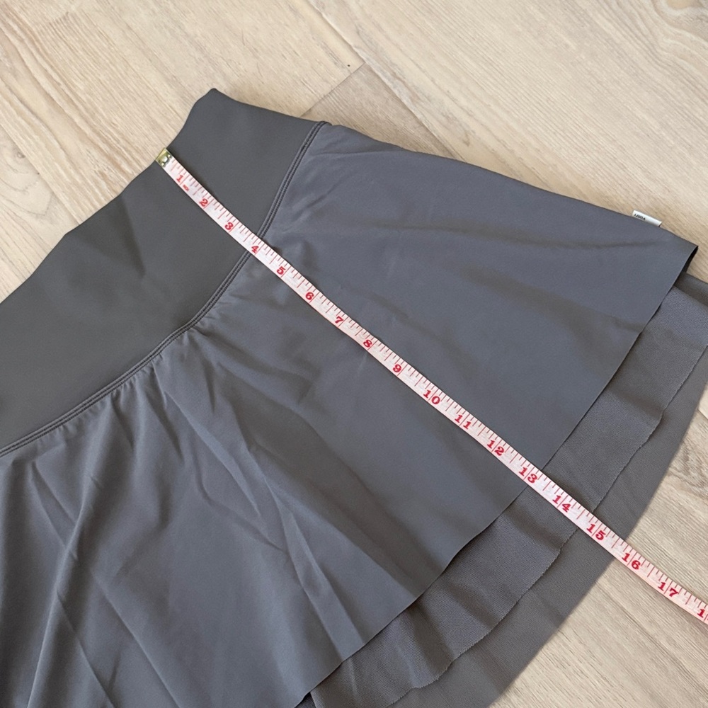 Vuori Mesh Skirt - Size Small - Picture 6 of 9